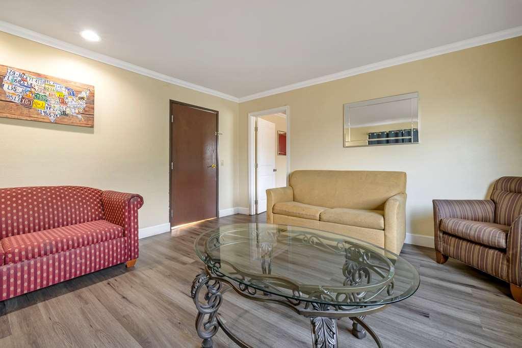 Econo Lodge Морено Вали Стая снимка