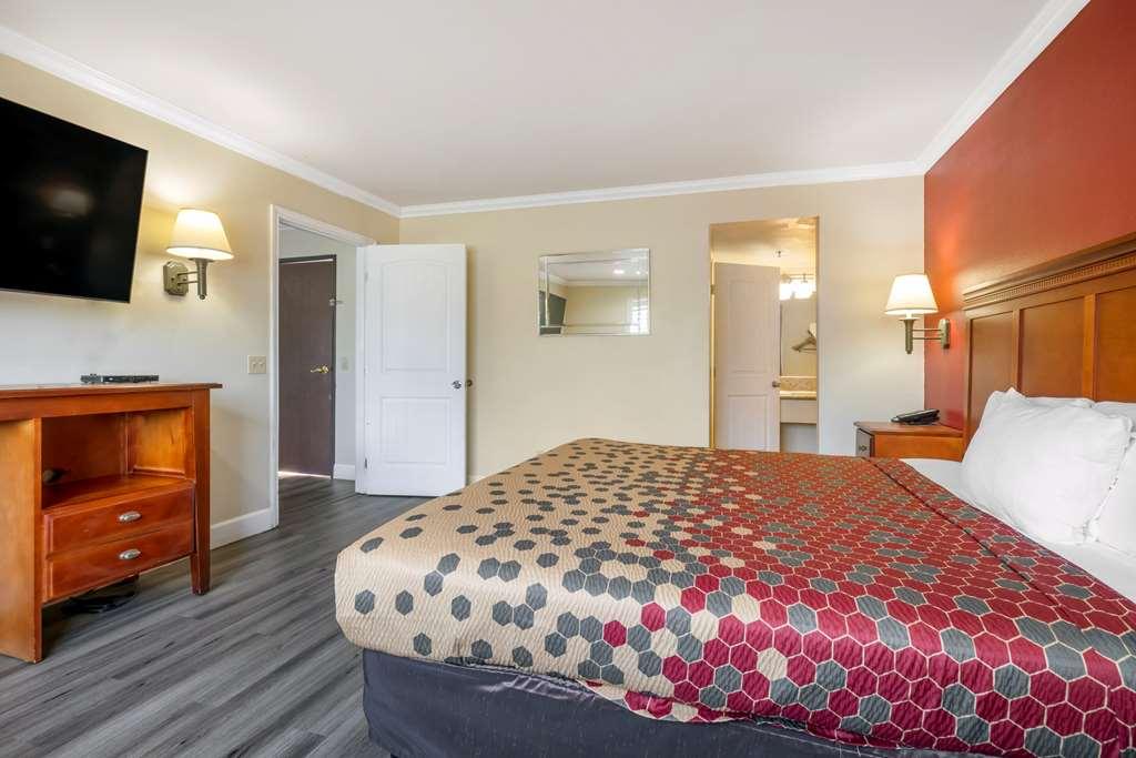 Econo Lodge Морено Вали Стая снимка