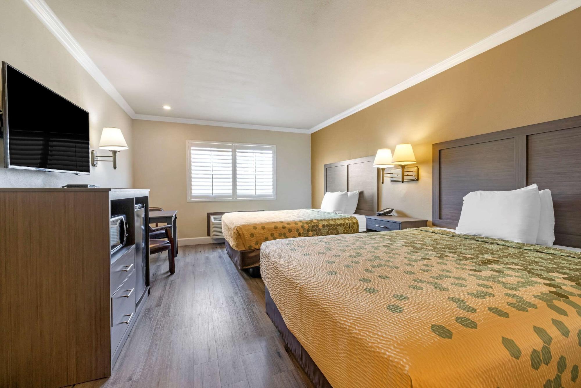 Econo Lodge Морено Вали Екстериор снимка