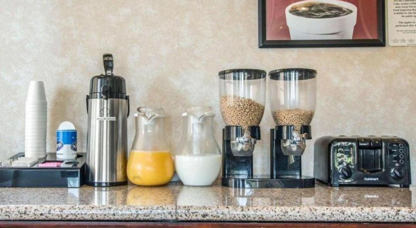Econo Lodge Морено Вали Екстериор снимка